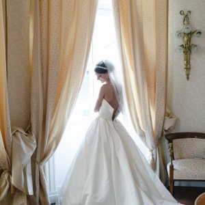 Mireasa in camera de hotel - nunta in Bucuresti | Fotograf nunta Sorin Careba